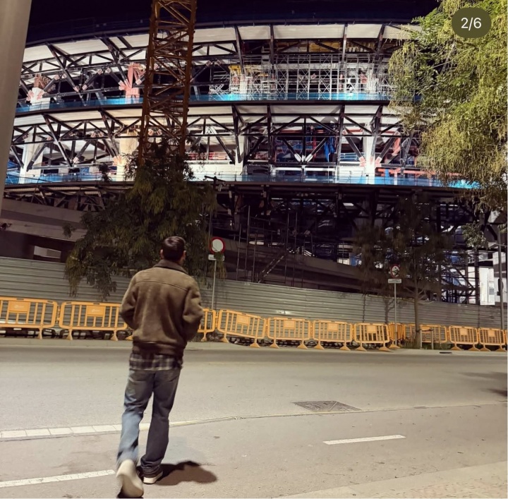 影响力拉满！梅西社媒晒诺坎普的大道成了打卡点，球迷前往拍同款